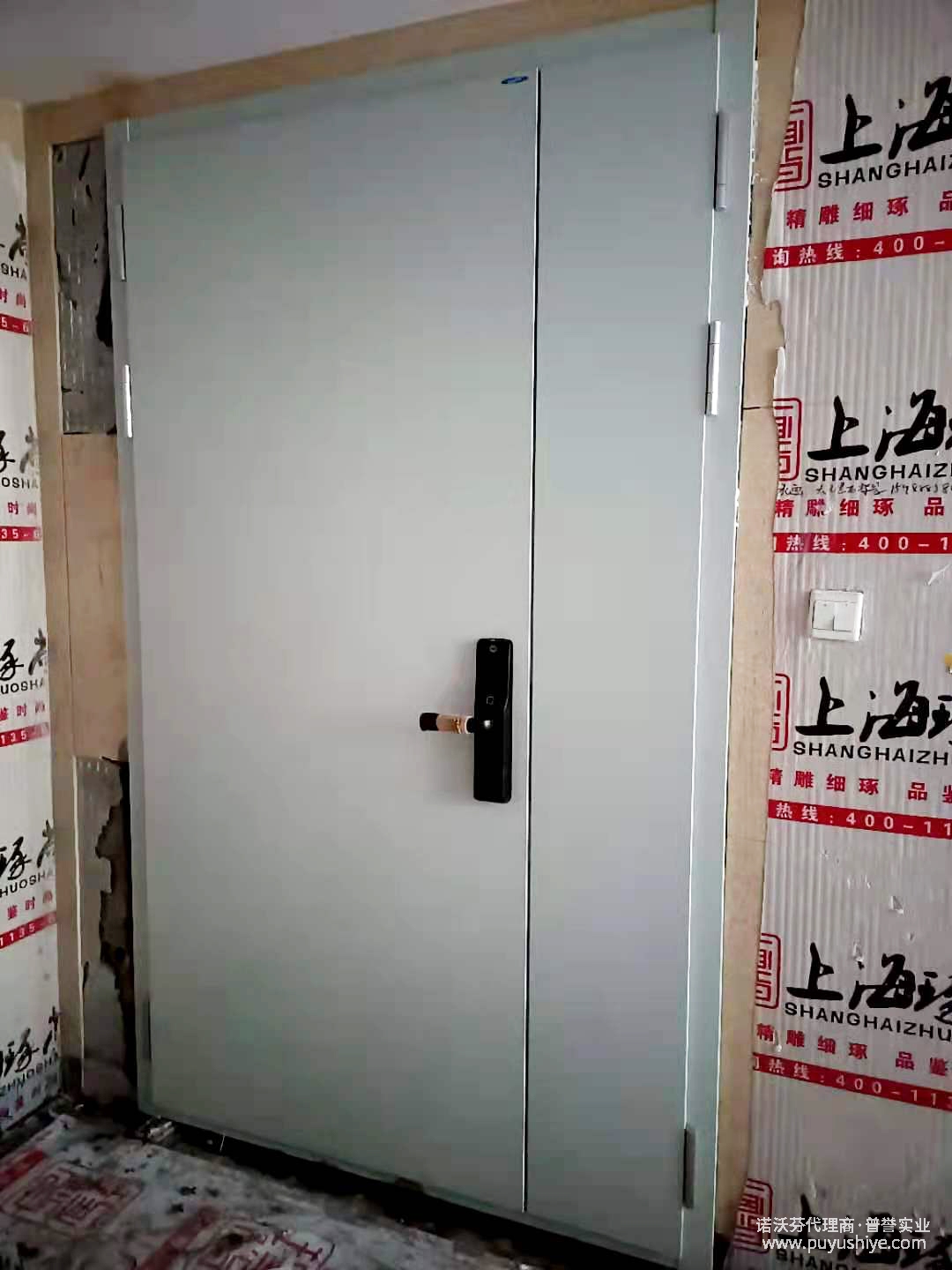 諾沃芬入戶門